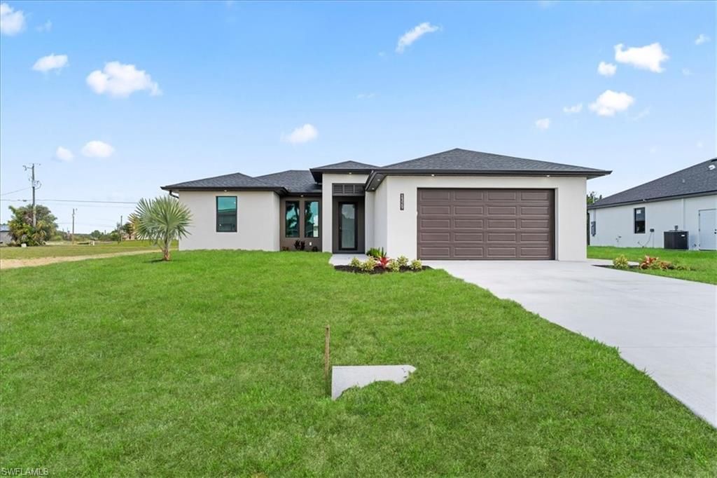 Image 3 of property listing at 1329 NE 18th TER, Cape Coral, FL 33909