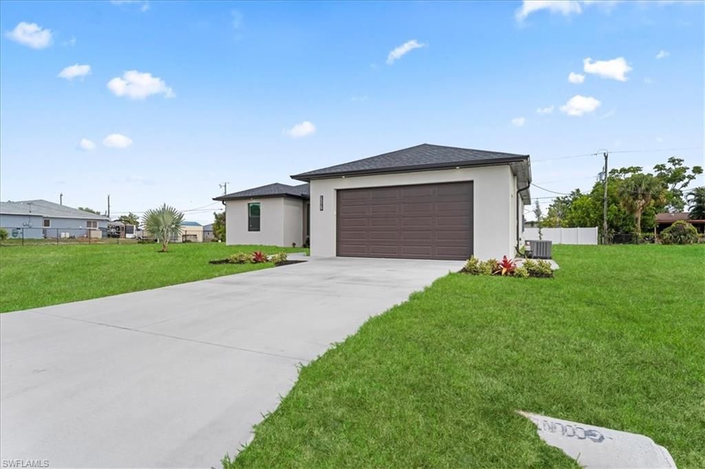 Image 6 of property listing at 1329 NE 18th TER, Cape Coral, FL 33909