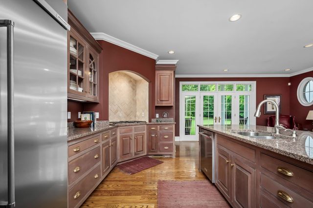 100 Kings Ln, Tullahoma, TN 37388