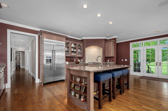 100 Kings Ln, Tullahoma, TN 37388