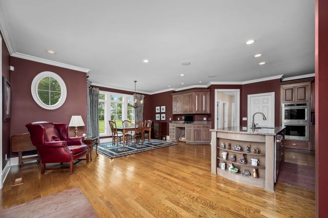 100 Kings Ln, Tullahoma, TN 37388