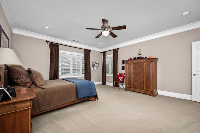 100 Kings Ln, Tullahoma, TN 37388