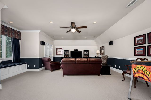 100 Kings Ln, Tullahoma, TN 37388
