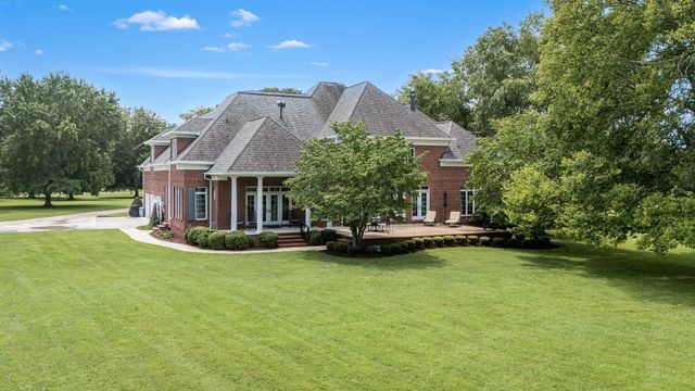 100 Kings Ln, Tullahoma, TN 37388