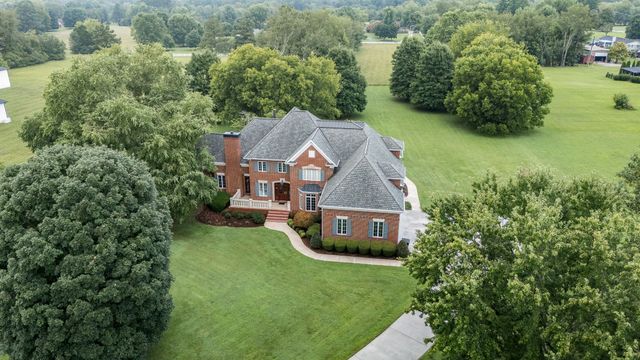 100 Kings Ln, Tullahoma, TN 37388