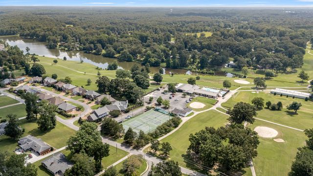 100 Kings Ln, Tullahoma, TN 37388