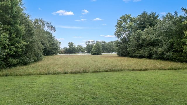 100 Kings Ln, Tullahoma, TN 37388