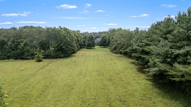 100 Kings Ln, Tullahoma, TN 37388