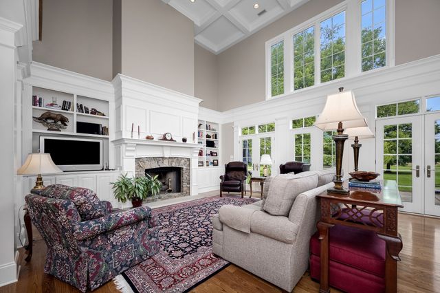 100 Kings Ln, Tullahoma, TN 37388