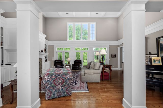 100 Kings Ln, Tullahoma, TN 37388