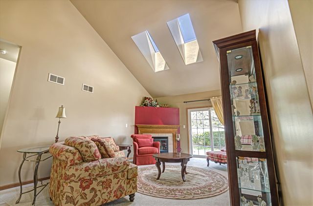 8113 Victoria Place, Crown Point, IN 46307
