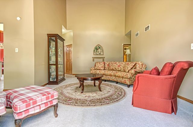8113 Victoria Place, Crown Point, IN 46307