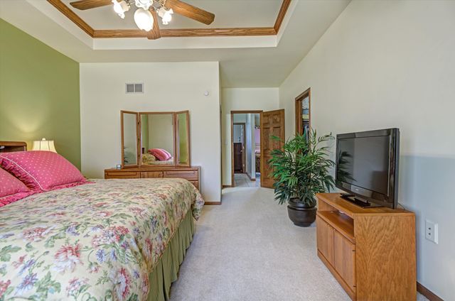 8113 Victoria Place, Crown Point, IN 46307