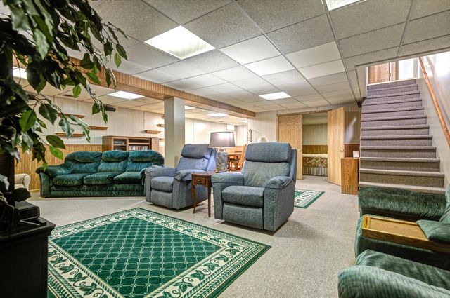 8113 Victoria Place, Crown Point, IN 46307