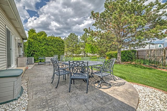 8113 Victoria Place, Crown Point, IN 46307