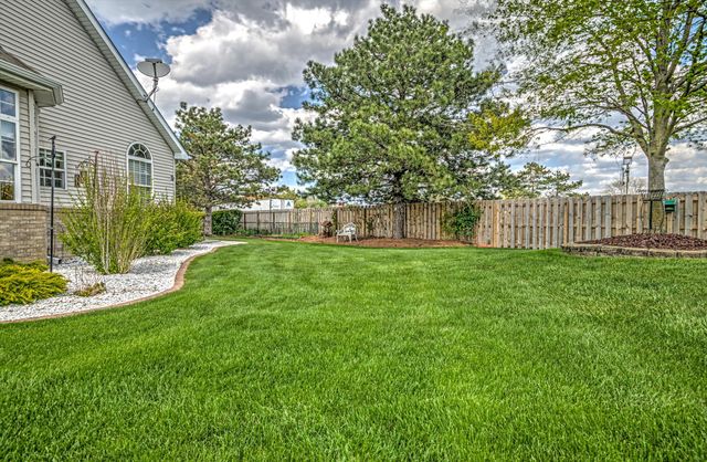 8113 Victoria Place, Crown Point, IN 46307