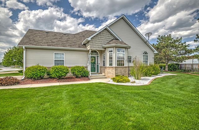 8113 Victoria Place, Crown Point, IN 46307