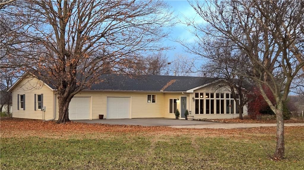 11850 W 239th Street, Bucyrus, KS 66013