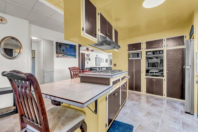 2627 W Midvalley Avenue 10, Visalia, CA 93277