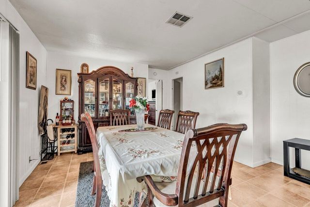 2627 W Midvalley Avenue 10, Visalia, CA 93277