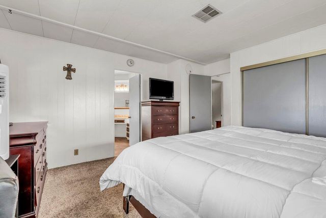 2627 W Midvalley Avenue 10, Visalia, CA 93277