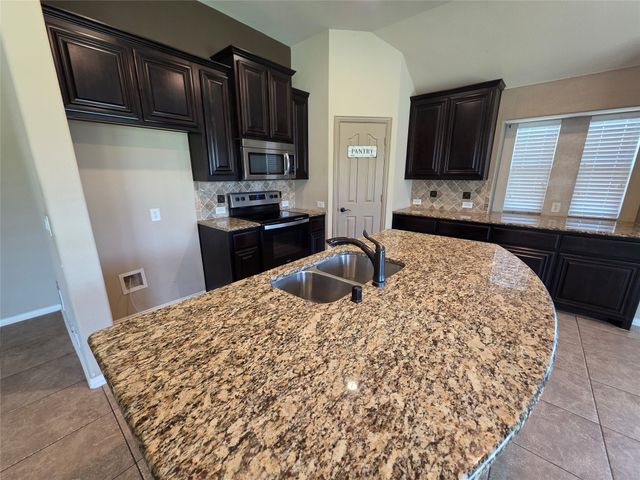 6602 Morning Dew Drive, Midlothian, TX 76065