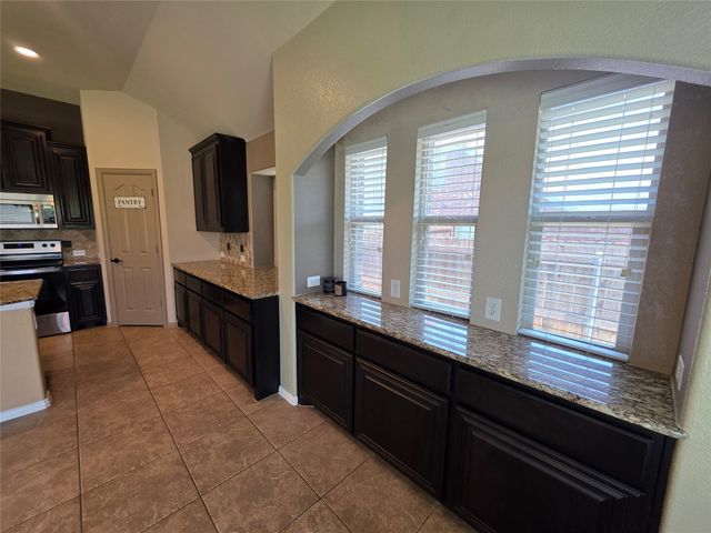 6602 Morning Dew Drive, Midlothian, TX 76065
