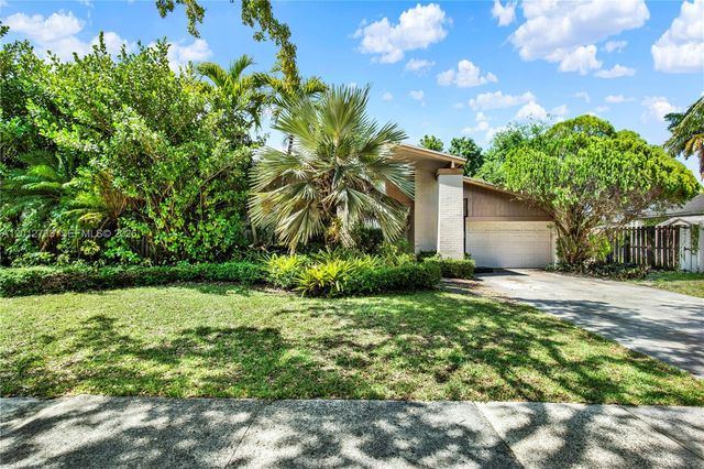 13455 SW 104th Ter, Miami, FL 33186