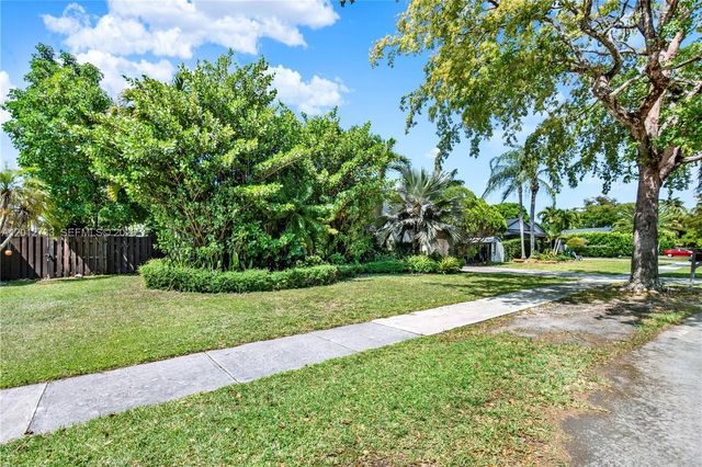 13455 SW 104th Ter, Miami, FL 33186