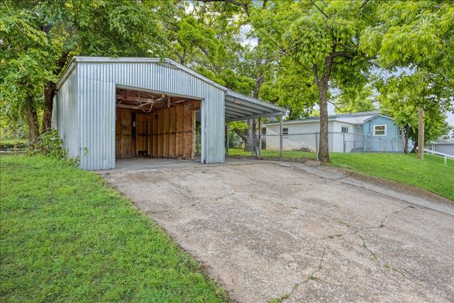 401 E Morton Street, Denison, TX 75021