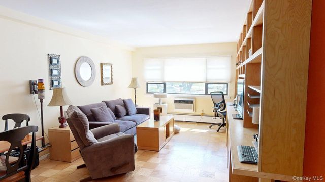 2261 Palmer Avenue 2N, New Rochelle, NY 10801