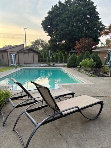 410 Spezia Drive, Oxford, MI 48371