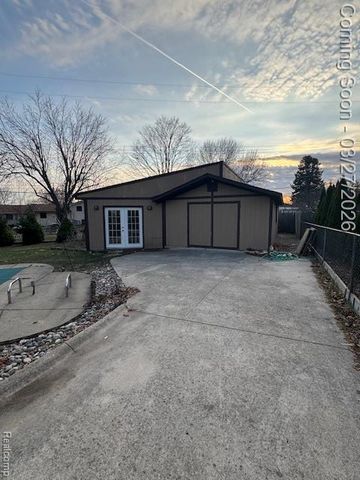 410 Spezia Drive, Oxford, MI 48371