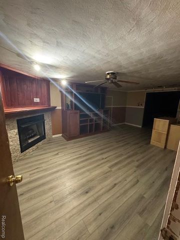 410 Spezia Drive, Oxford, MI 48371