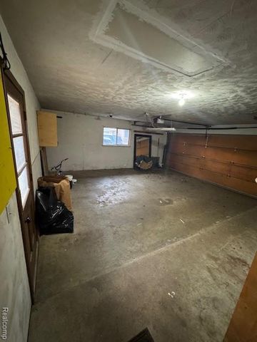 410 Spezia Drive, Oxford, MI 48371