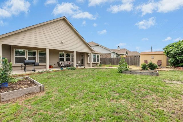157 Plantain DR, Hutto, TX 78634