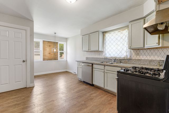 12400 S Lowe Avenue, Chicago, IL 60628