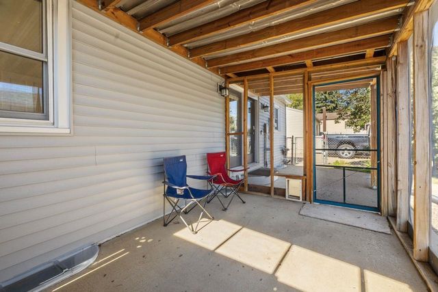 1011 5th St SW, Minot, ND 58701