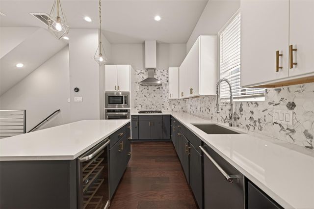 2114 Engelmohr Street B, Houston, TX 77054