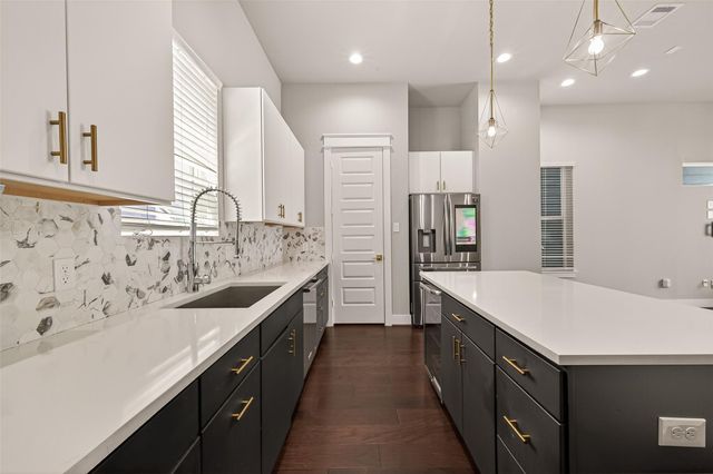 2114 Engelmohr Street B, Houston, TX 77054