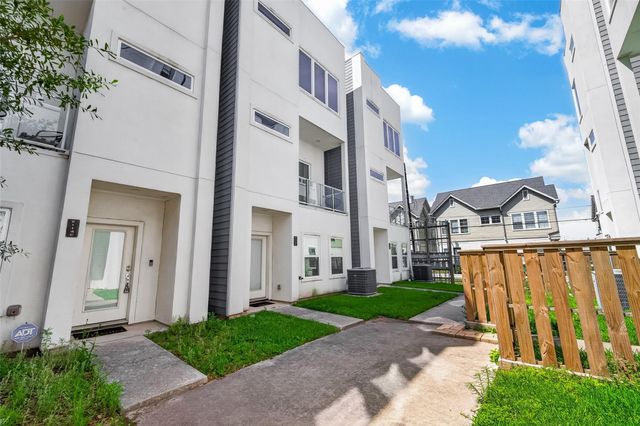 2114 Engelmohr Street B, Houston, TX 77054