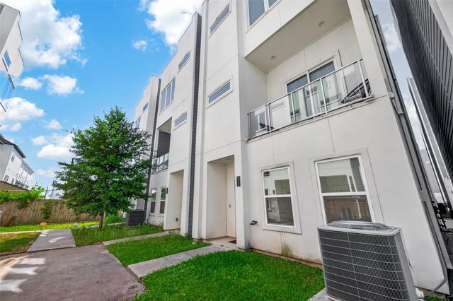 2114 Engelmohr Street B, Houston, TX 77054