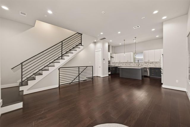 2114 Engelmohr Street B, Houston, TX 77054