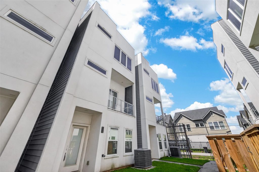 2114 Engelmohr Street B, Houston, TX 77054