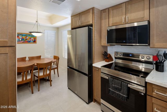 750 E NORTHERN Avenue 1077, Phoenix, AZ 85020