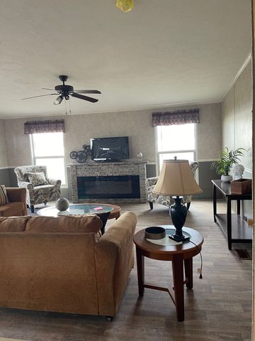 201 FARMHOUSE Road, Springtown, TX 76082