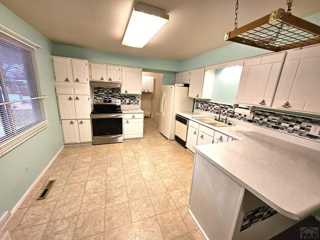 467 Crestmoor Rd, Canon City, CO 81212