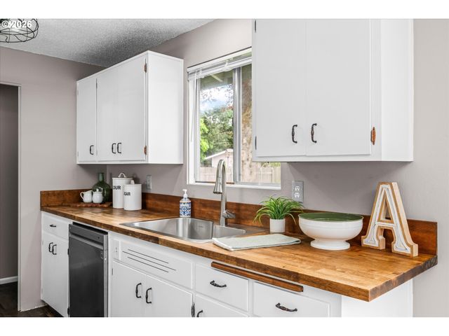 4173 SHANNON St, Eugene, OR 97404