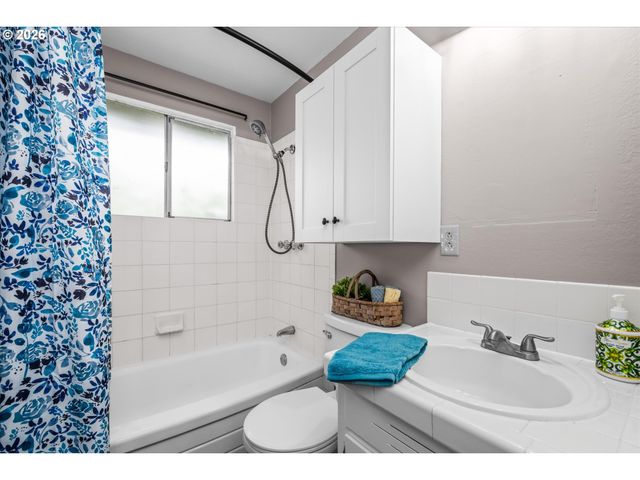 4173 SHANNON St, Eugene, OR 97404