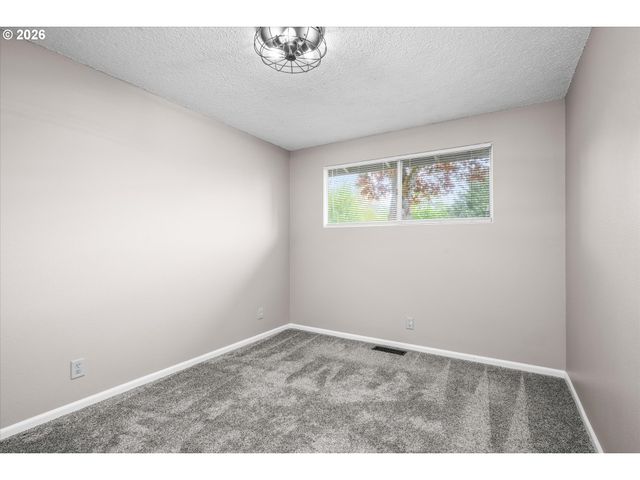 4173 SHANNON St, Eugene, OR 97404